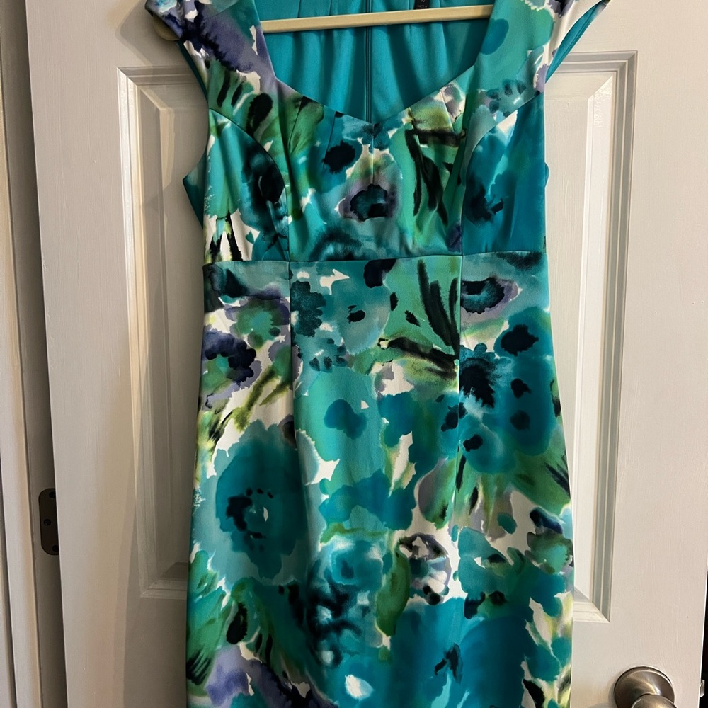 Women’s sheath dress with beautiful floral pattern size 10